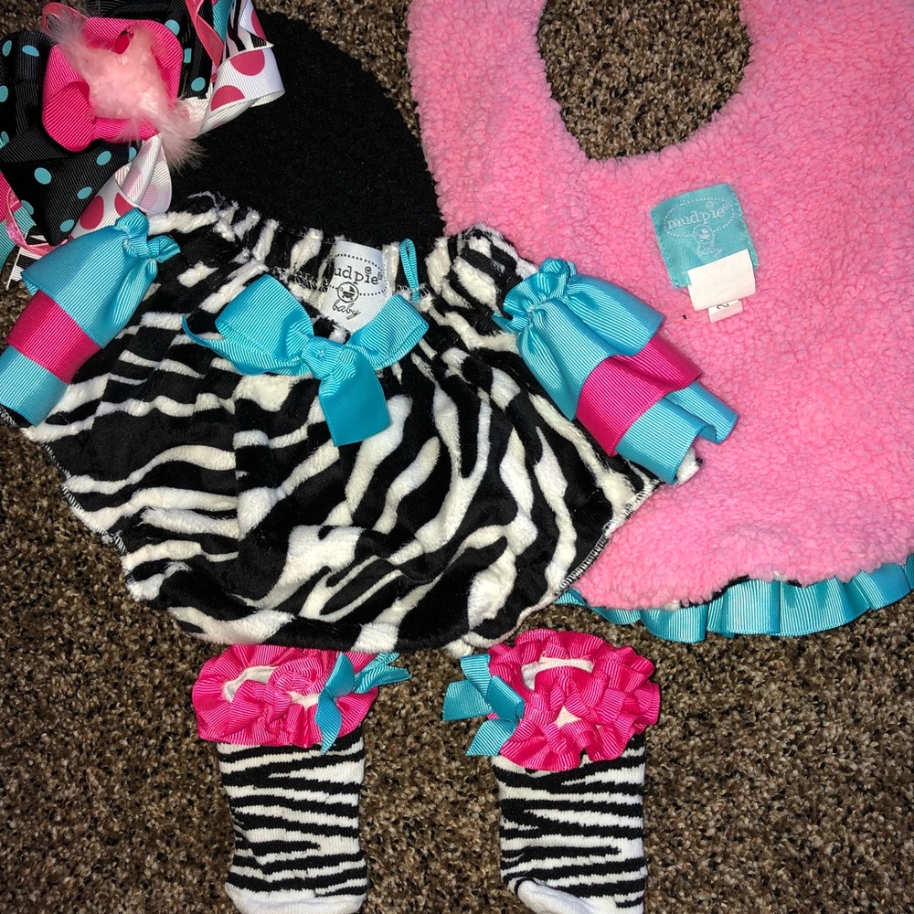 MudPie Zebra Print Set